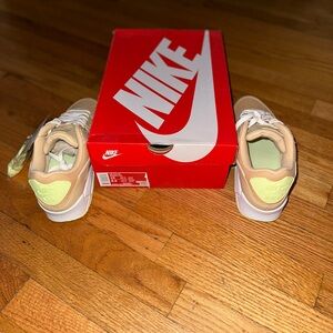 Women Nike AirMax 90, size 10 , Color: Sesame/Summit White
Never worn.